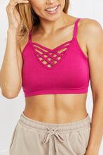 Load image into Gallery viewer, Zenana On The Go Full Size Detail Bralette
